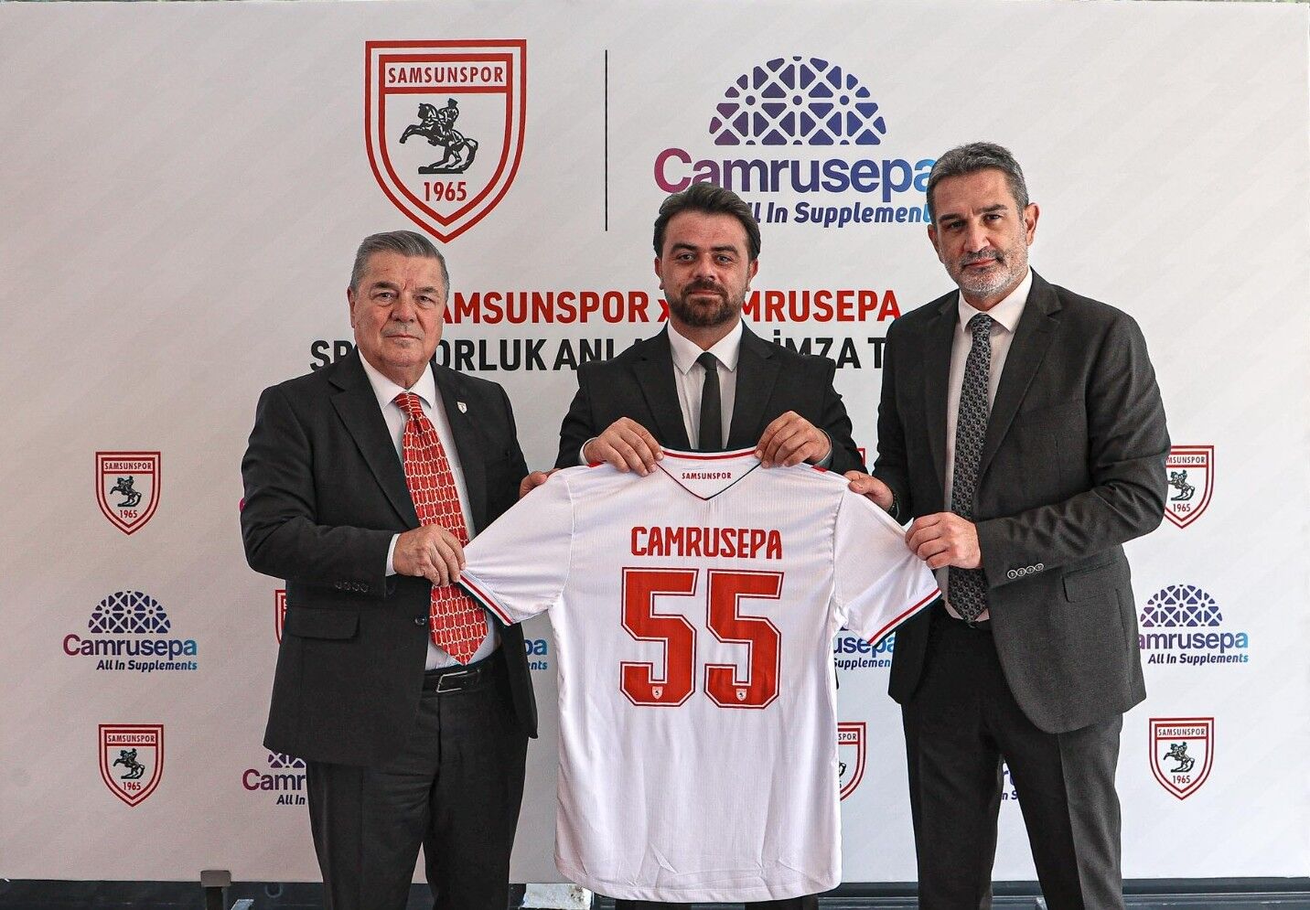 Samsunspor ile Camrusepa arasındaki sponsorluk anlaşması yenilendi-4