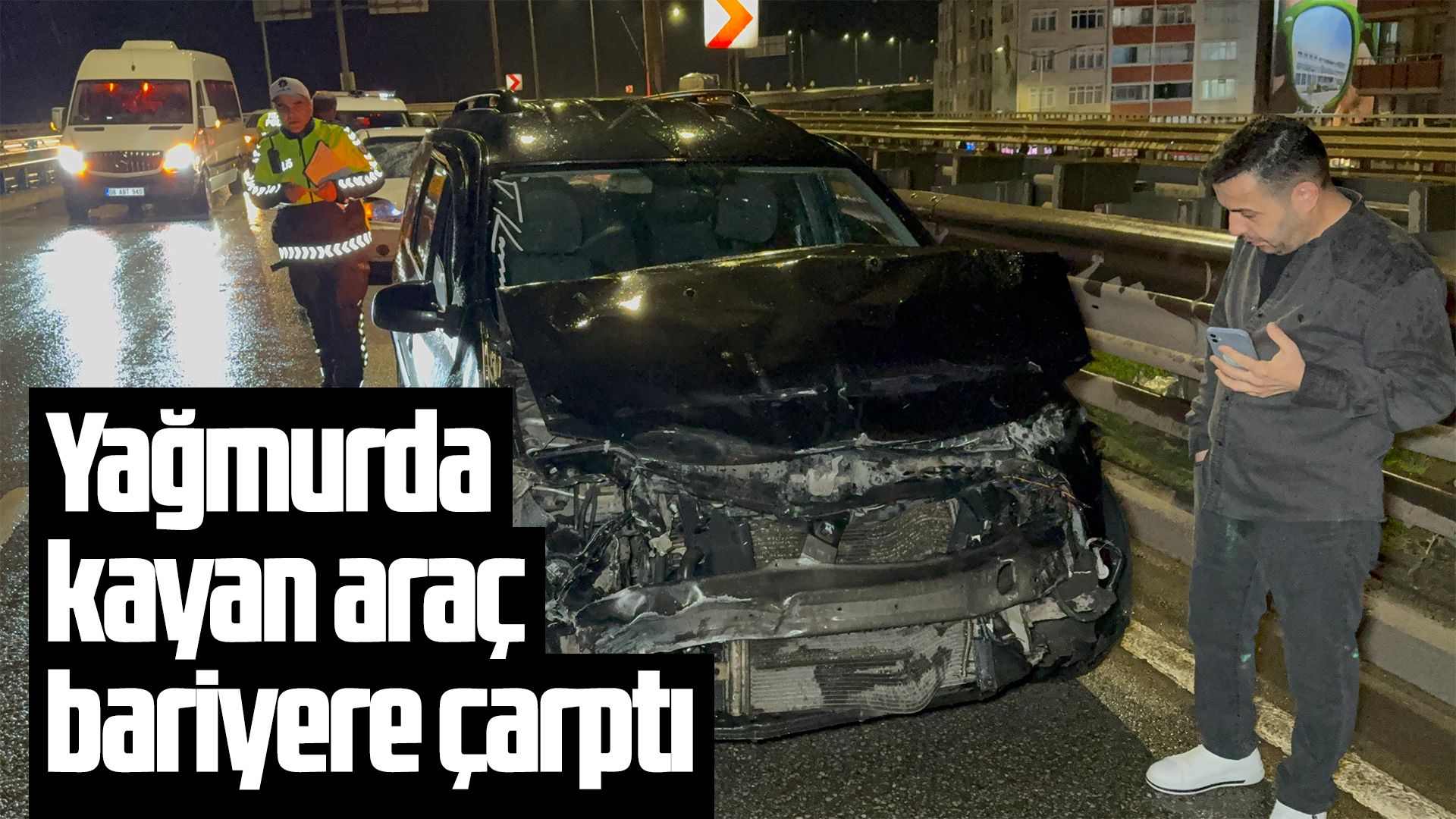 Samsun'da yağmurda kayan araç bariyere çarptı